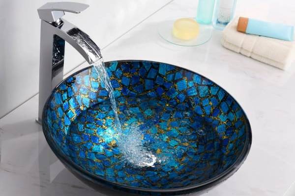 کیفیت بی‌نظیر: معیارهای بالا و تعهد به ارائه بهترین روشویی‌ها