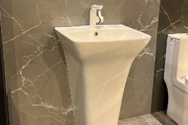 صرفه‌جویی در هزینه: نکات کلیدی برای انتخاب بهترین پایه روشویی با قیمت مناسب