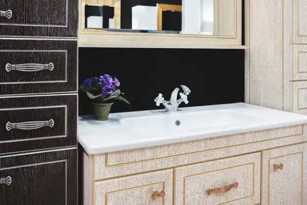 تازه‌ترین تکنولوژی در کابینت‌های پرفروش: چگونه بهترین امکانات را در خرید دستیابی کنیم؟